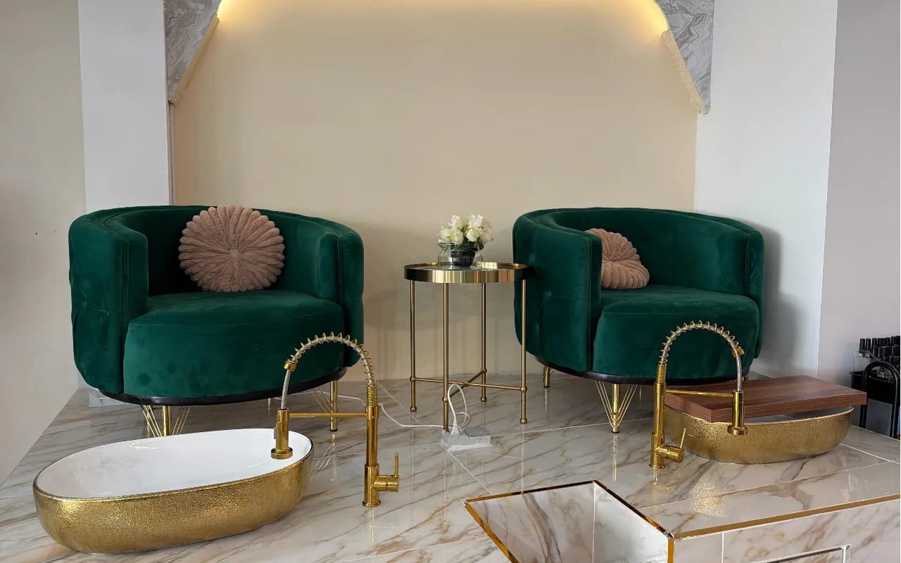 Espace d'accueil du salon Debs Hair Beauty